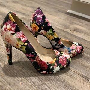 Flowery heels